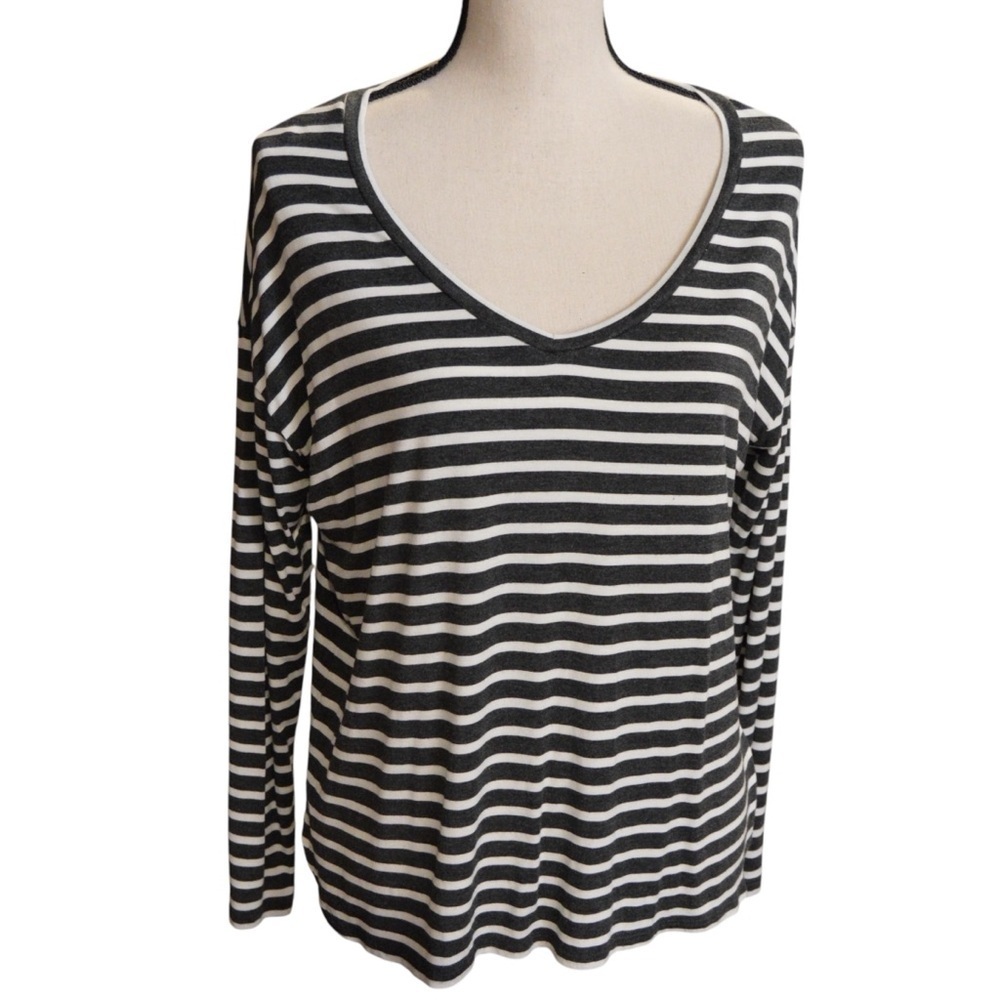 AEO Soft & Sexy Striped V‎ Neck Long Sleeve Grey White Tee, Small